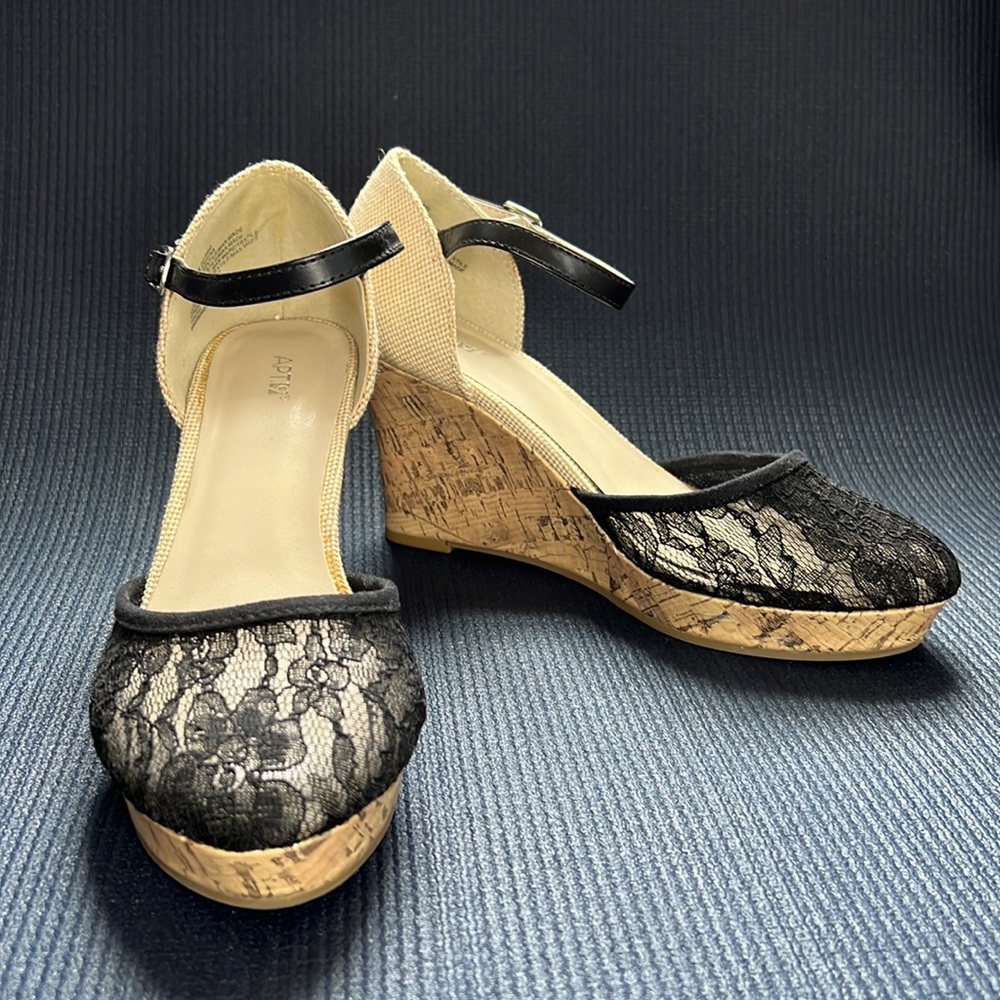 Apt. 9 Black Lace Closed Toe Platform Espadrille Wedge Sandals | EUC Size 8.5